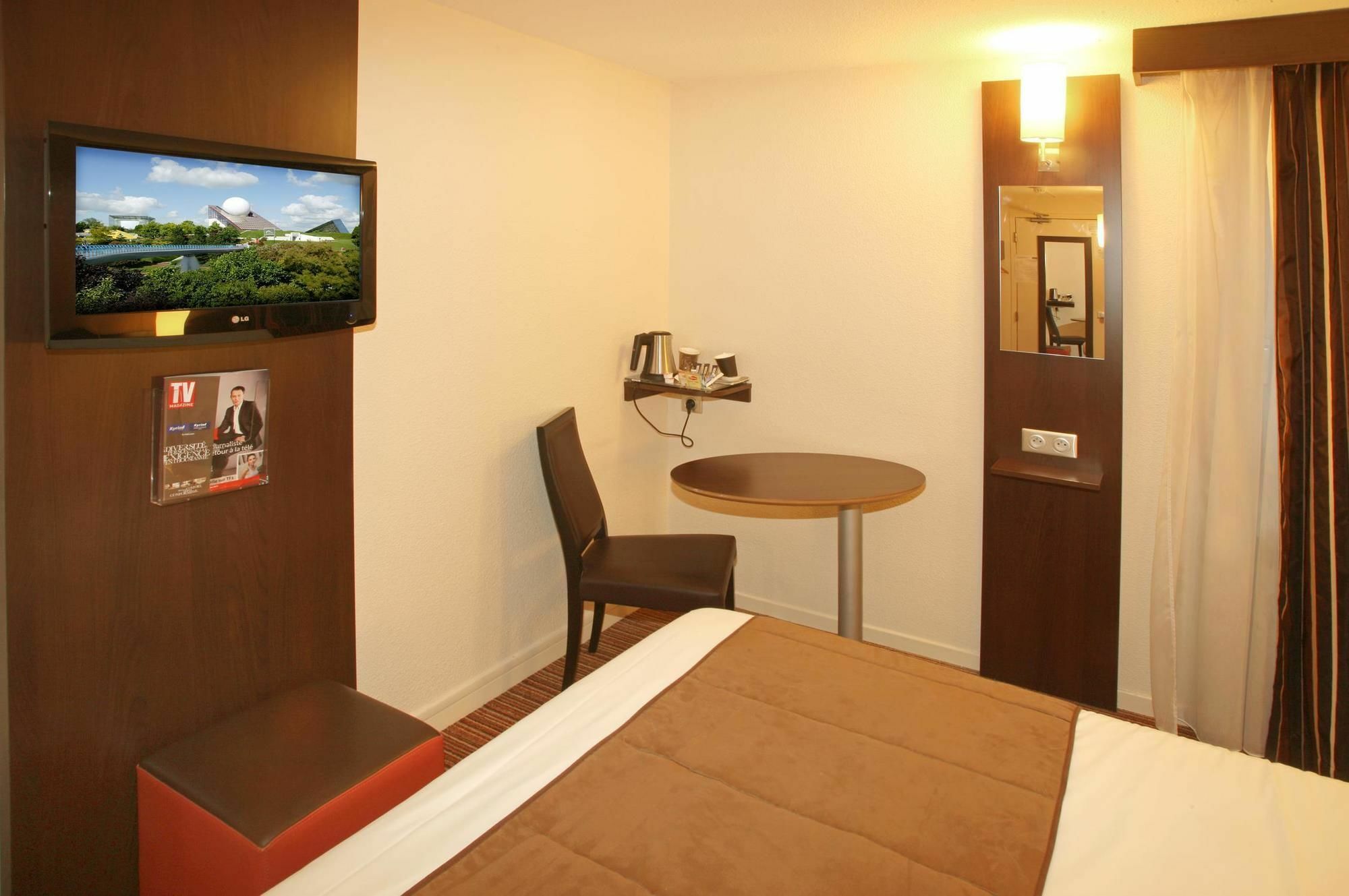 Hotel Inn Design Poitiers Sud Экстерьер фото